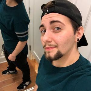 Meet your Posher, Sebastian